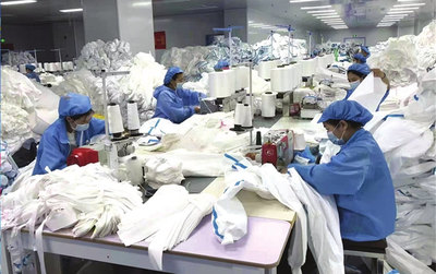 譽(yù)誠公司工人全力以赴趕訂單，市場(chǎng)推廣宣傳助力品牌騰飛